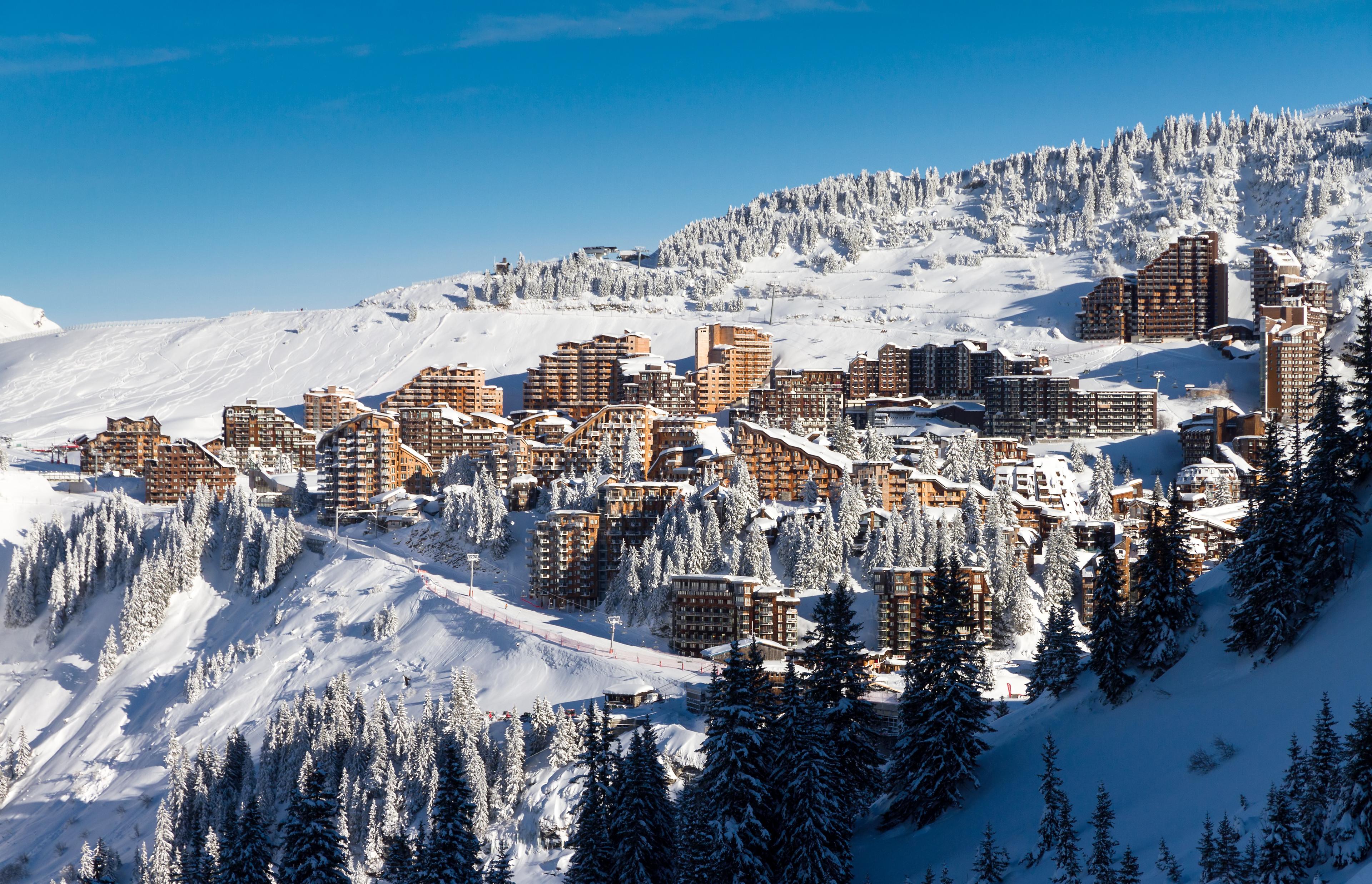 Avoriaz ski holiday main cover image - Blured placeholder